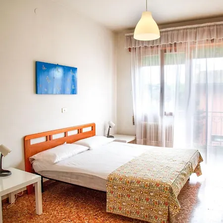 Lägenhet Downtown Flat 250mt From The Eraclea Mare