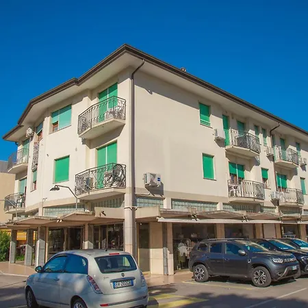 Lägenhet Downtown Flat 250mt From The