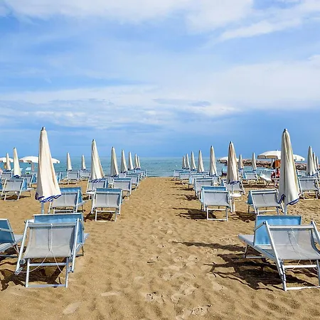 Downtown Flat 250mt From The Apartman Eraclea Mare